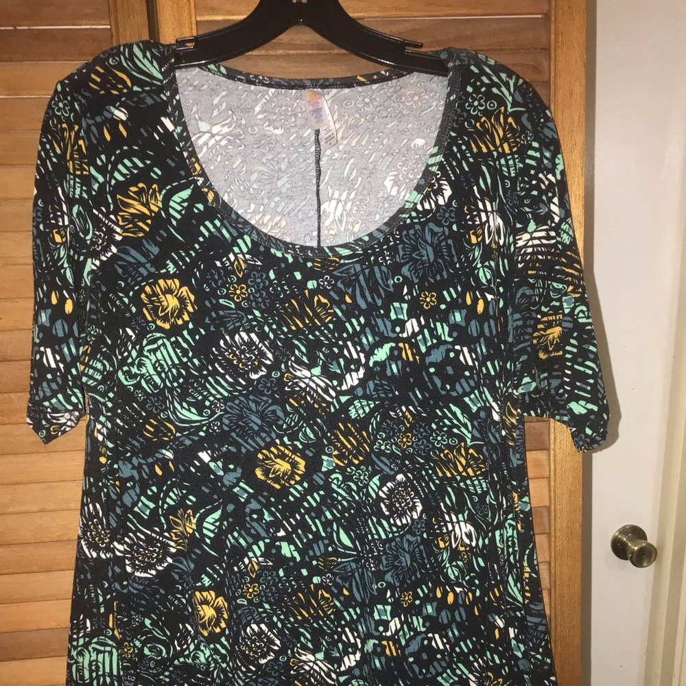 Medium Perfect T by Lularoe